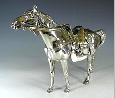 Японская серебрянная скульптура Самурайская Лошадь. Интернет-магазин Интериа Японика