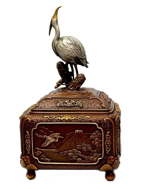 японская бронзовая шкатулка с фигурой белой цапли на крышке, Такаока, 1930-е гг.