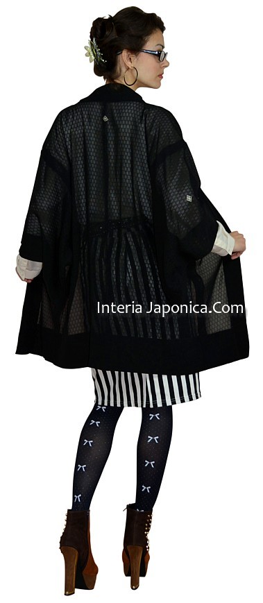 японское антикварное женское хаори с 3-ма фамильными гербами-монами