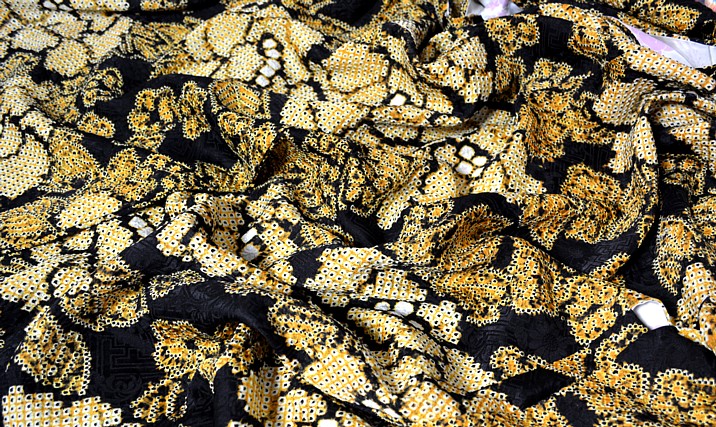 детали узора на японском шелковом женском хаори, ручная работа