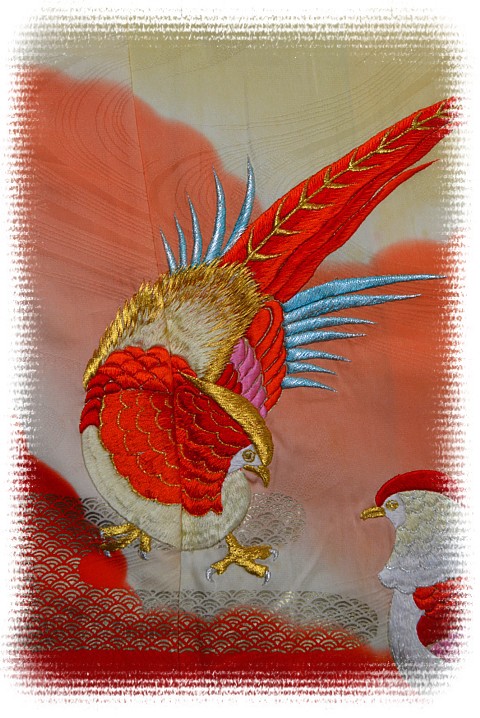 деталь вышивки на японском женском кимоно