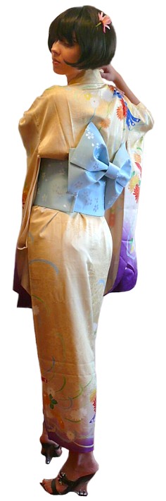 японское кимоно и пояс оби